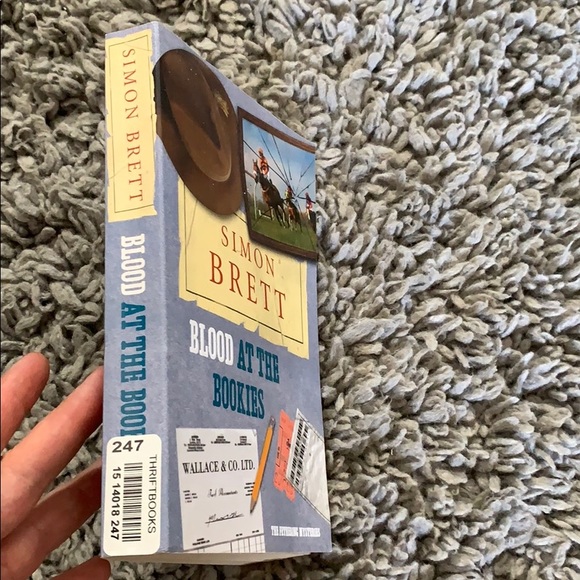 Mystery! Excellent writer! ALL BOOKS 4/$15!! - Picture 3 of 6